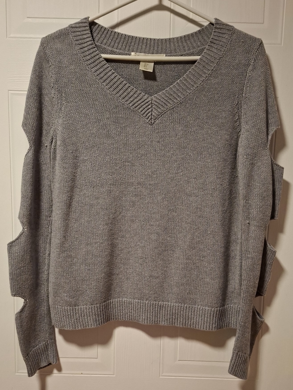 Kaisely Gray V-Neck Cold-Shoulder Sweater